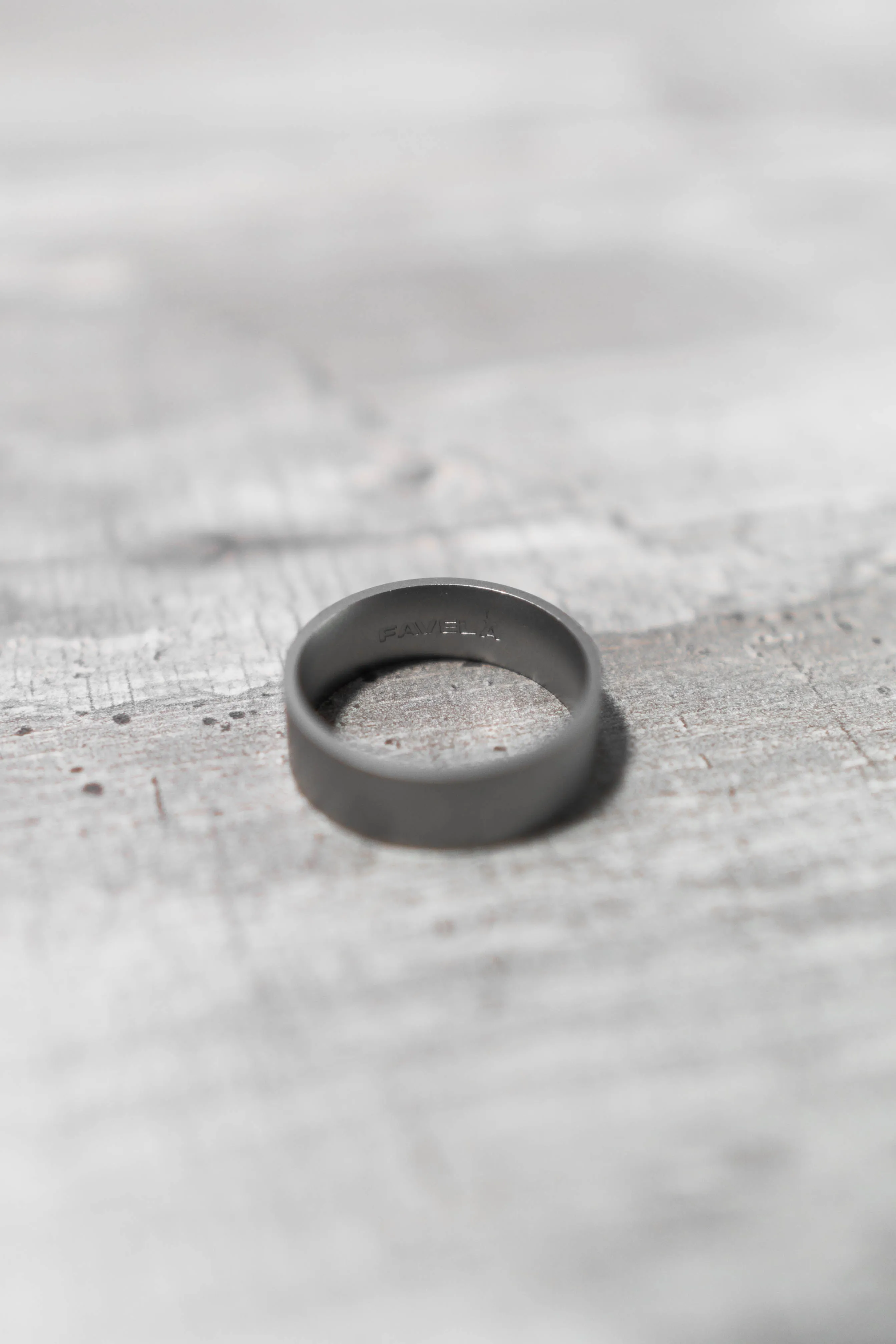 BRUSHED SINGLE RING